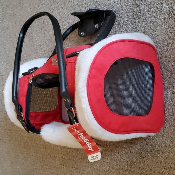 Brand new red and white cat or dog carrier - Picture 2 of 3